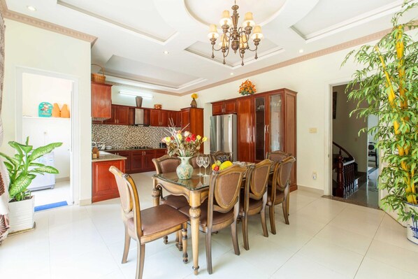 Breakfast area