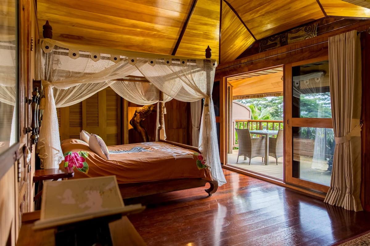 2 habitaciones, ropa de cama de alta calidad y minibar