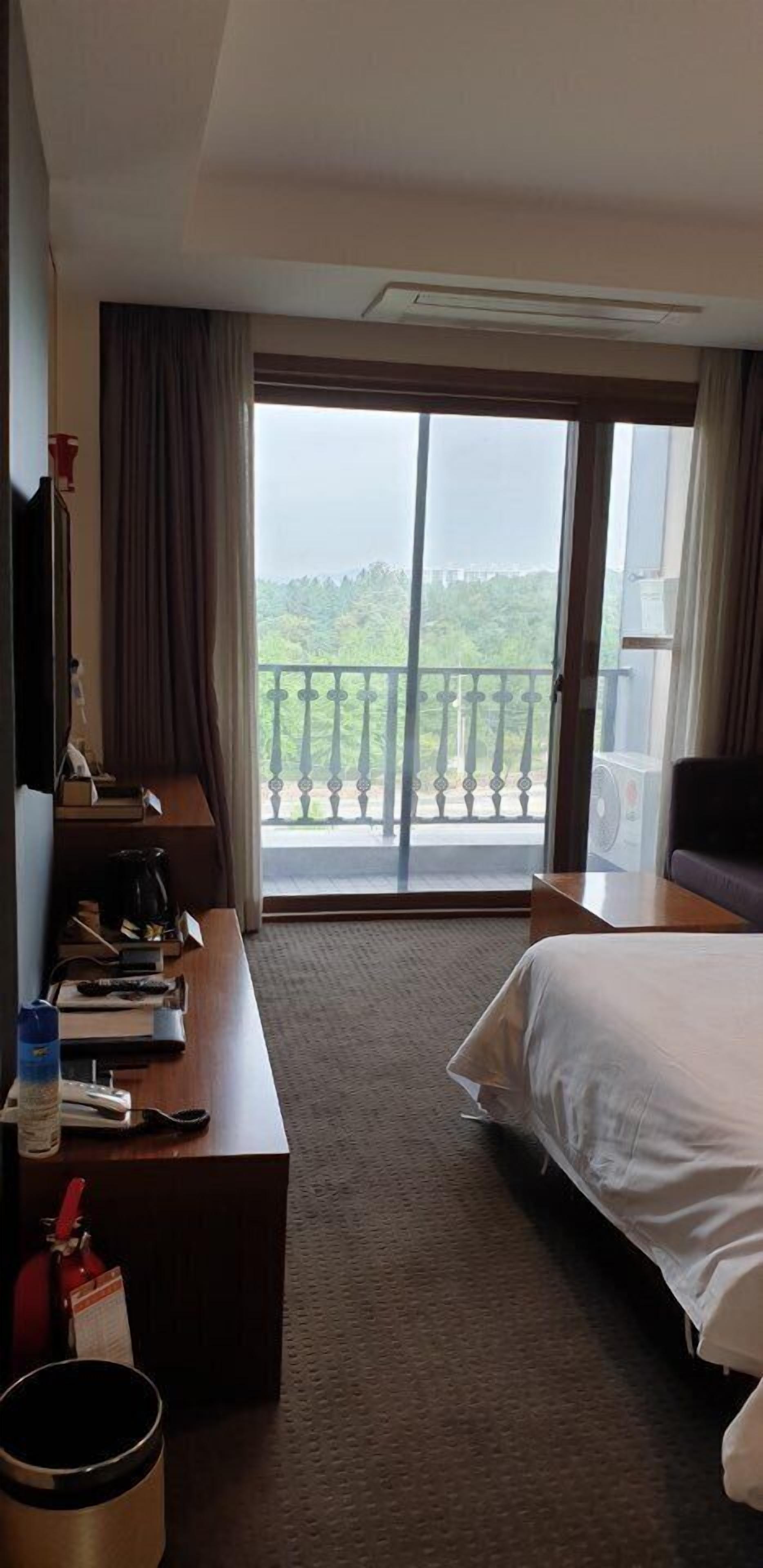 standard double room | desk, free wifi, bed sheets