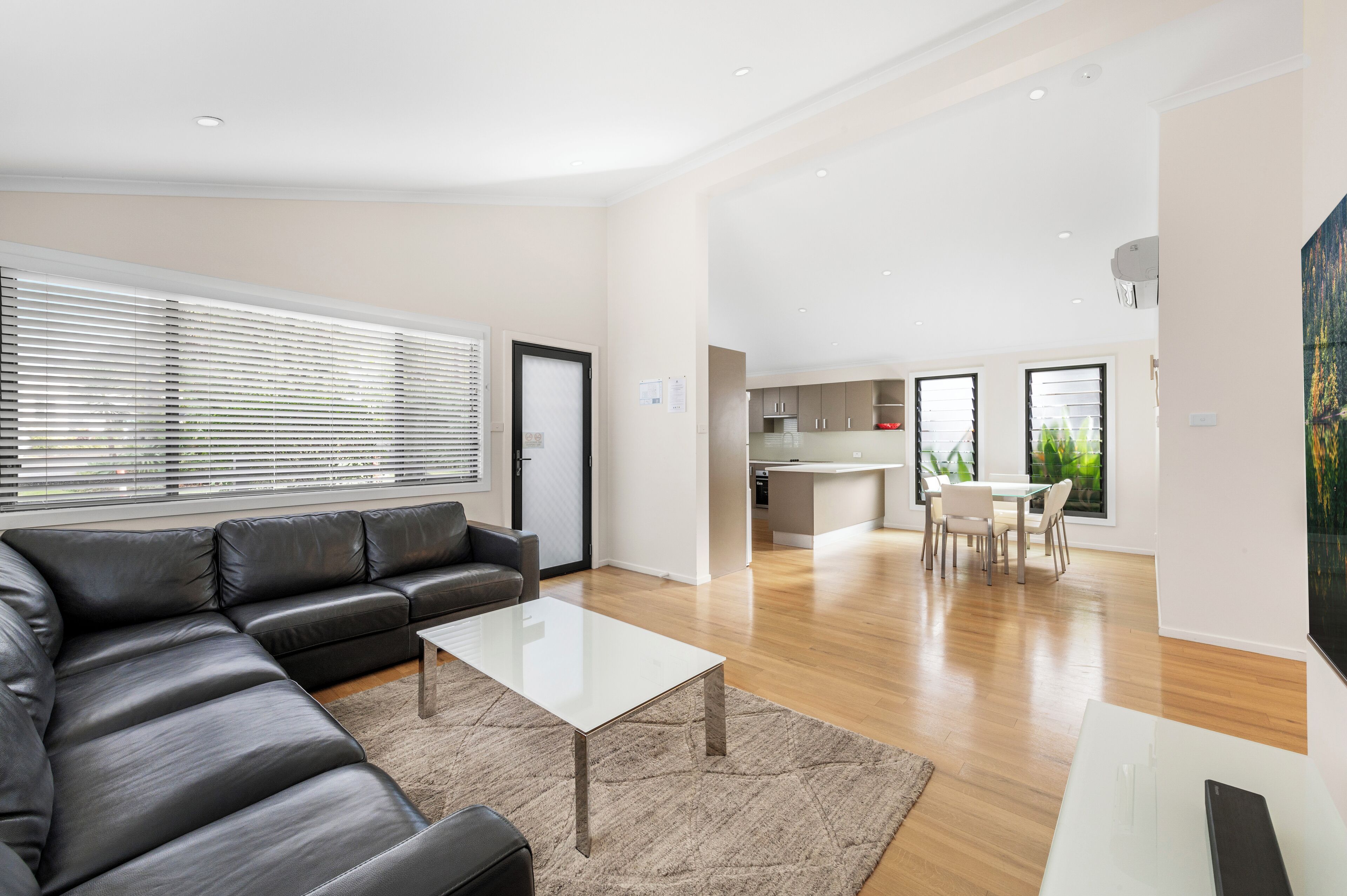 Executive Cabin | Living area | Flat-screen TV, video game console, DVD player