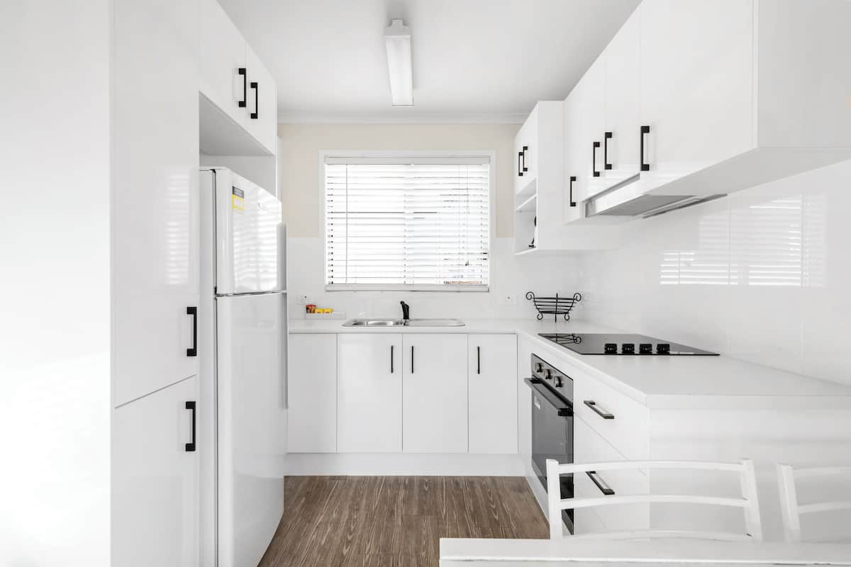 deluxe cabin, garden view | private kitchen | full-sized fridge, microwave, stovetop, toaster