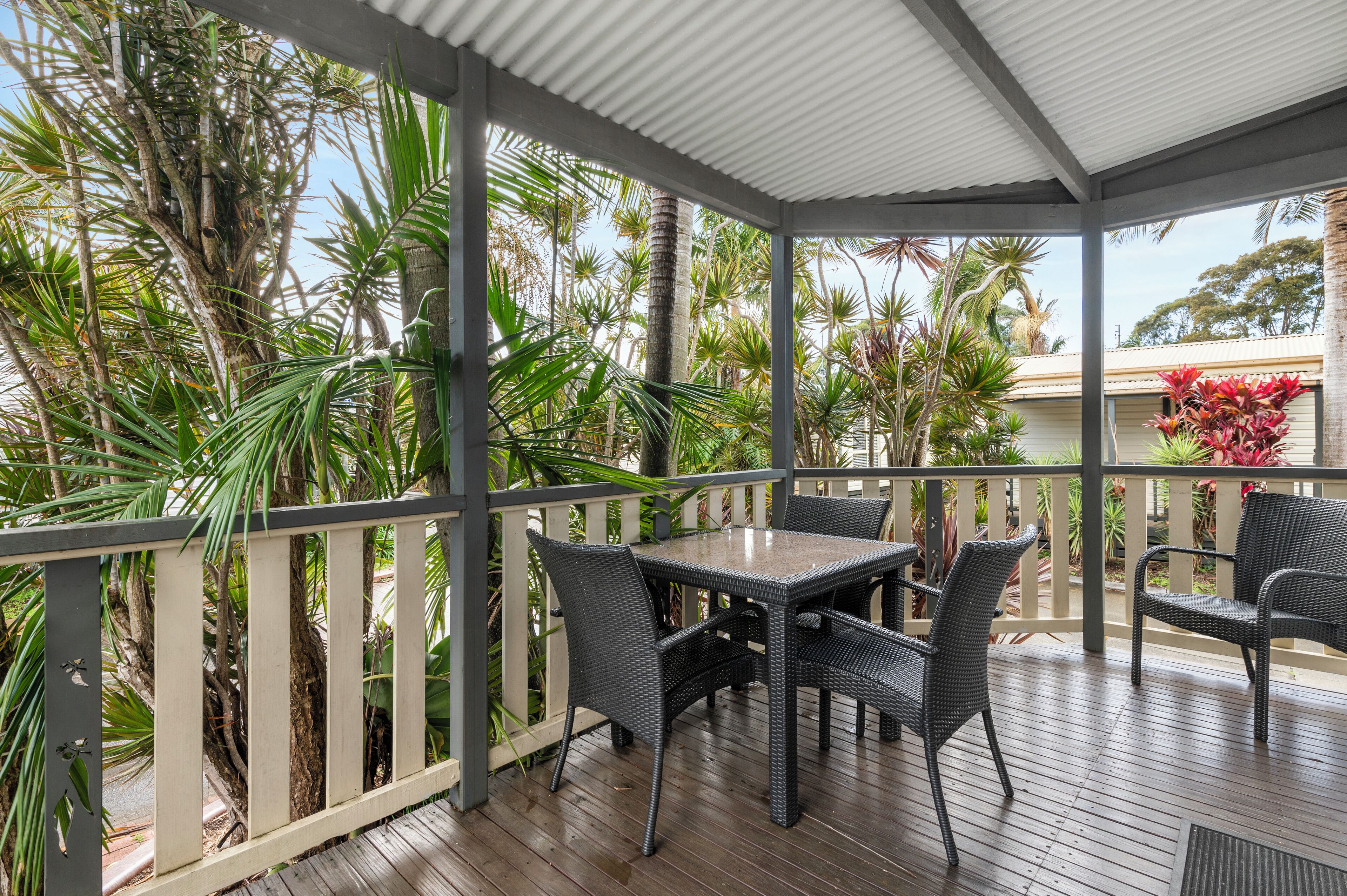 deluxe cabin, garden view | 2 bedrooms, iron/ironing board, bed sheets