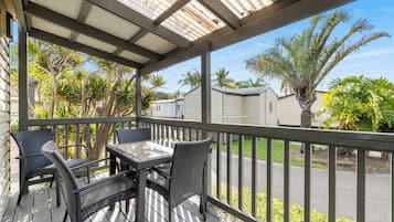 Deluxe Cabin, Garden View | Balcony view