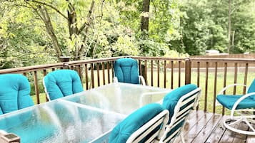 تناول الطعام بالخارج