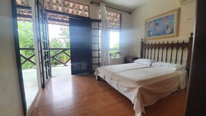 10 bedrooms, in-room safe, iron/ironing board, free WiFi