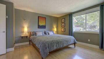 2 bedrooms, iron/ironing board, free WiFi, bed sheets