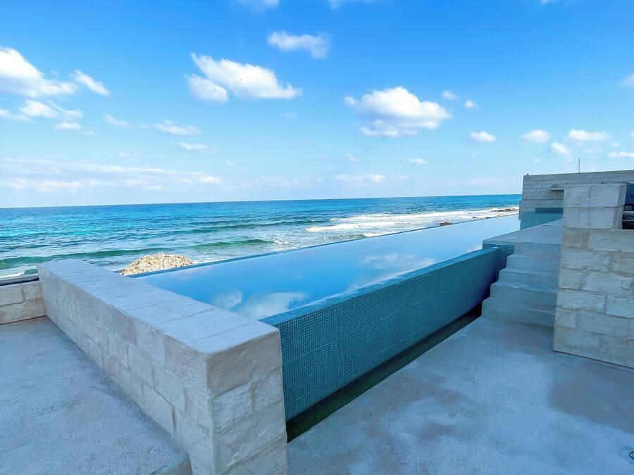 2 piscinas al aire libre (de 08:00 a 20:00), tumbonas