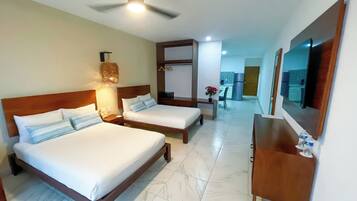 Traditional Studio | Down duvets, Select Comfort beds, minibar, in-room safe