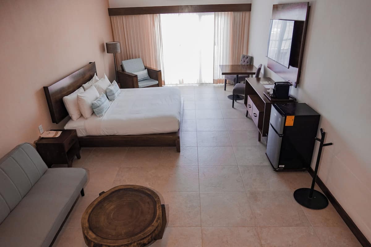 Phòng Superior | Chăn bông, nệm Select Comfort, minibar, két bảo mật tại phòng