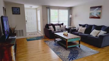 Smart TV, computer monitors