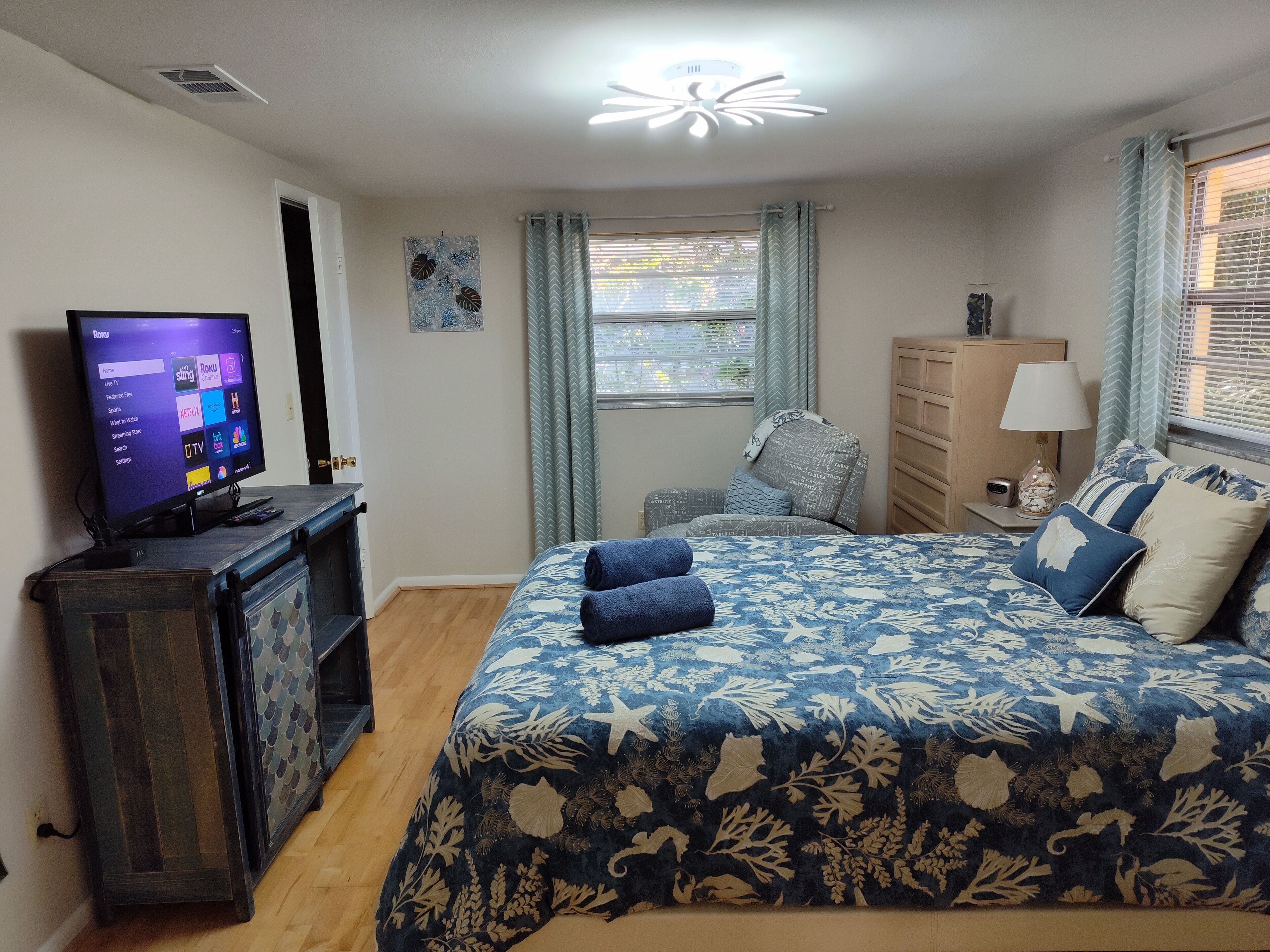 2 bedrooms, desk, iron/ironing board, free WiFi