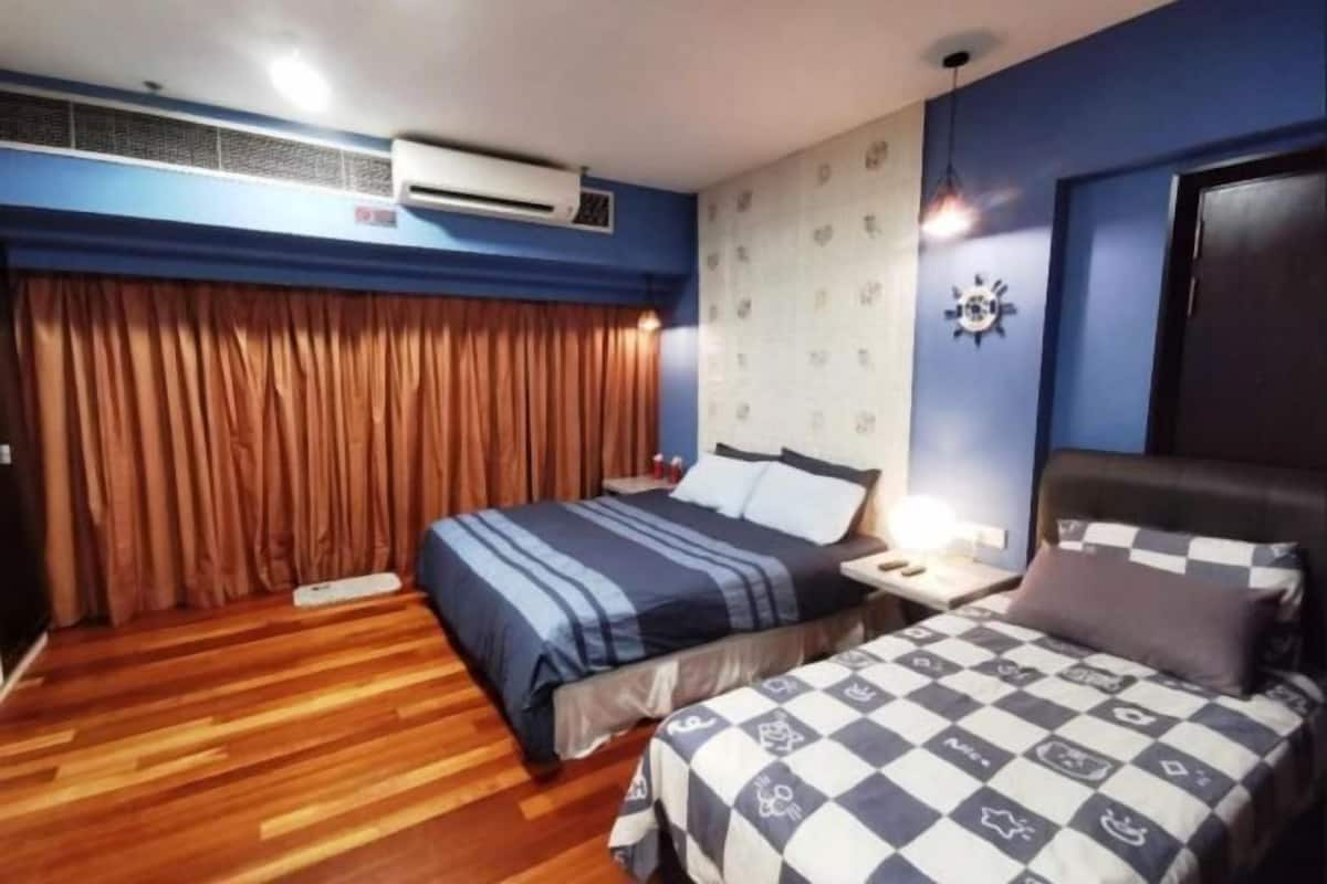 Iron/ironing board, free WiFi, bed sheets