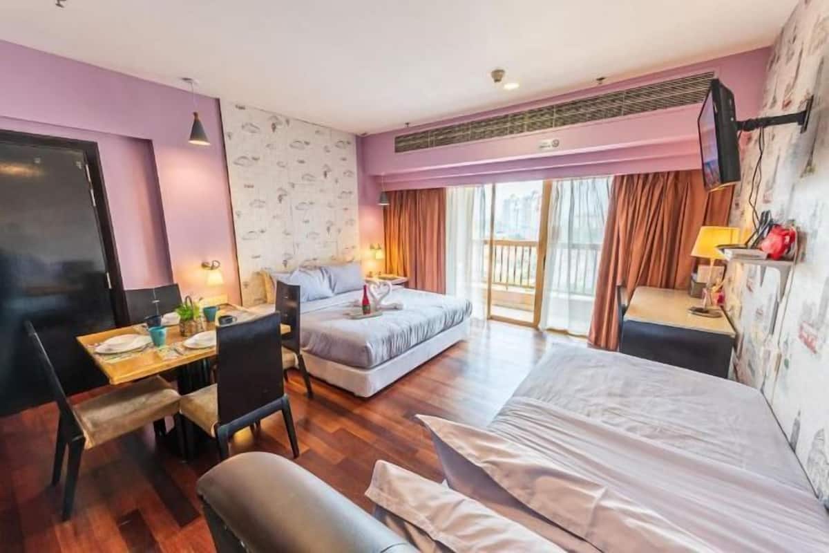 Iron/ironing board, free WiFi, bed sheets