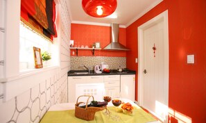 Room (Red) | Private kitchenette