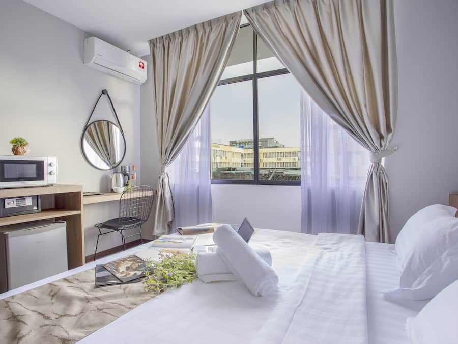 Minimalist King Suite | 1 bedroom, in-room safe, individually decorated, individually furnished