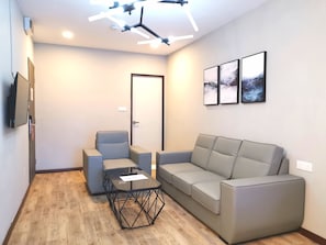 Apartamento | Área de estar | TV LED 40 polegadas com canais via satélite, TV