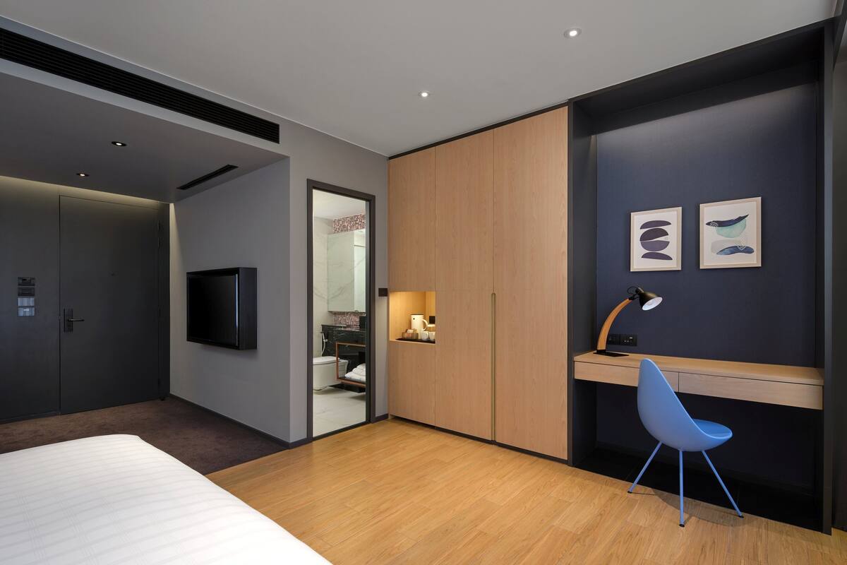 Premium Room, 1 King Bed