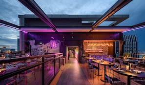 3 bars/lounges, rooftop bar