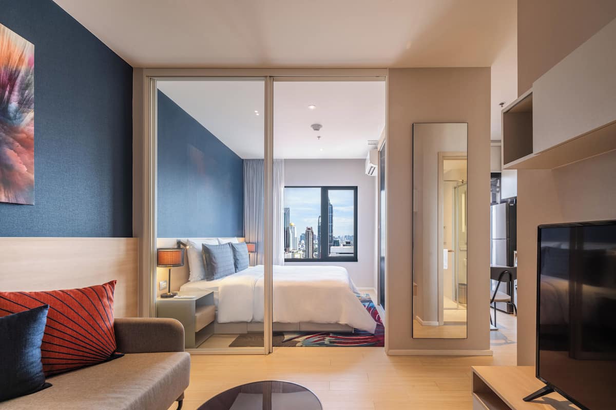 Suite, 1 cama de matrimonio grande (Sky) | Ropa de cama de alta calidad, edredones de plumas, caja fuerte