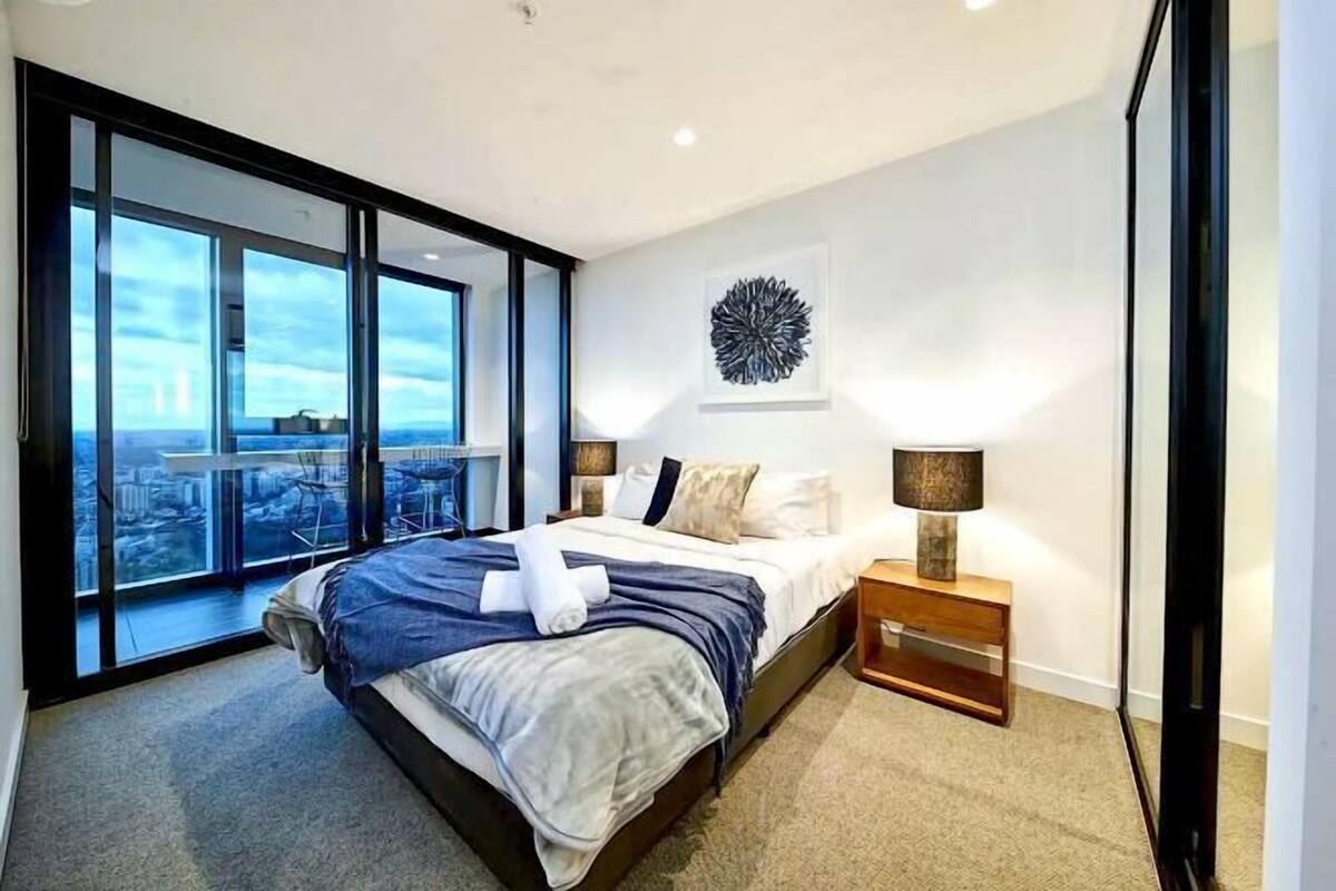 Blackout drapes, iron/ironing board, cribs (surcharge)