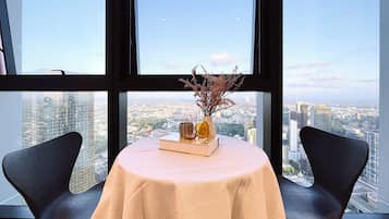 Executive Apartment | In-room dining