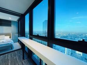 Senior Apartment | Balcony - Mega Style Apartments Victoria One (Melbourne)