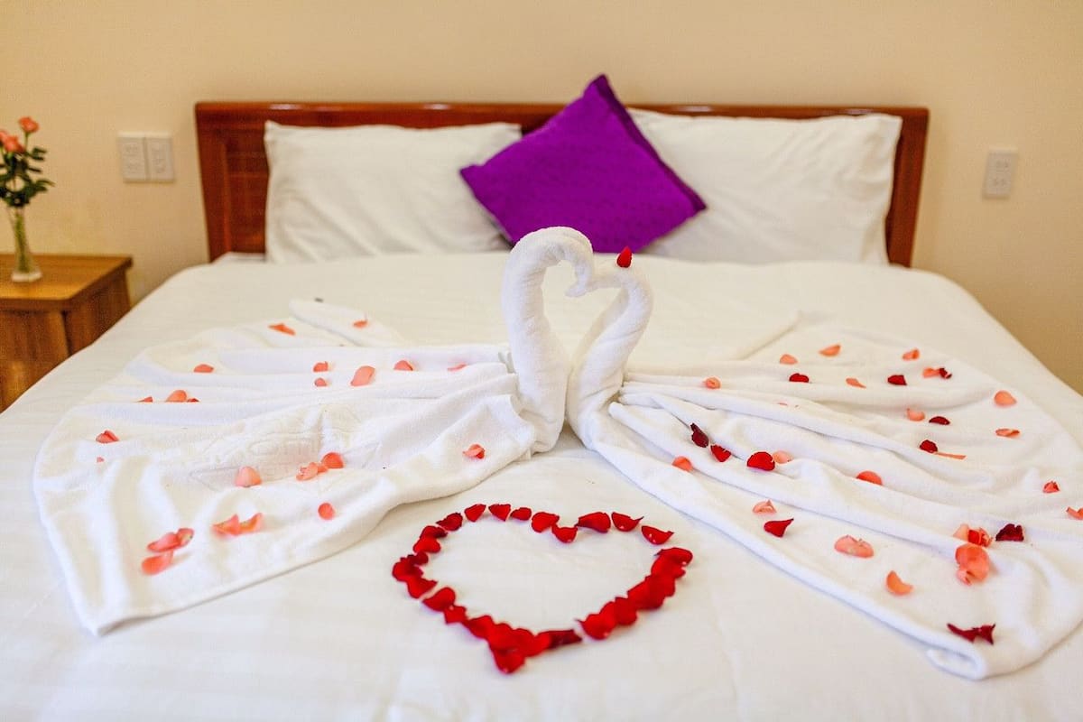 Double Room | Blackout drapes, iron/ironing board, WiFi (free), individually furnished