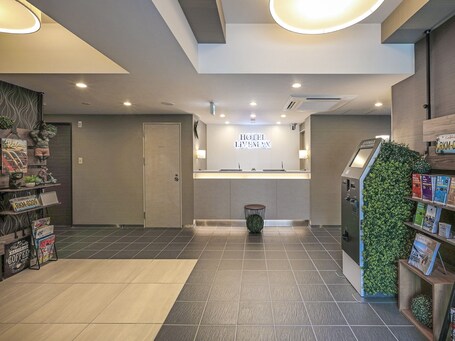 Hotel Livemax Shinjuku East - Image 4