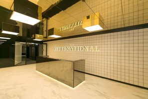 Reception - Mega Style Apartments The International (Southbank)