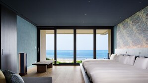 豪華套房, 多張床, 非吸煙房 (Haru, Oceanfront) | 迷你吧、客房內保險箱、免費無線上網、床單
