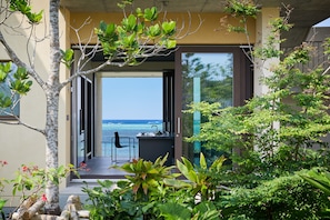 Minibar, in-room safe, free WiFi, bed sheets