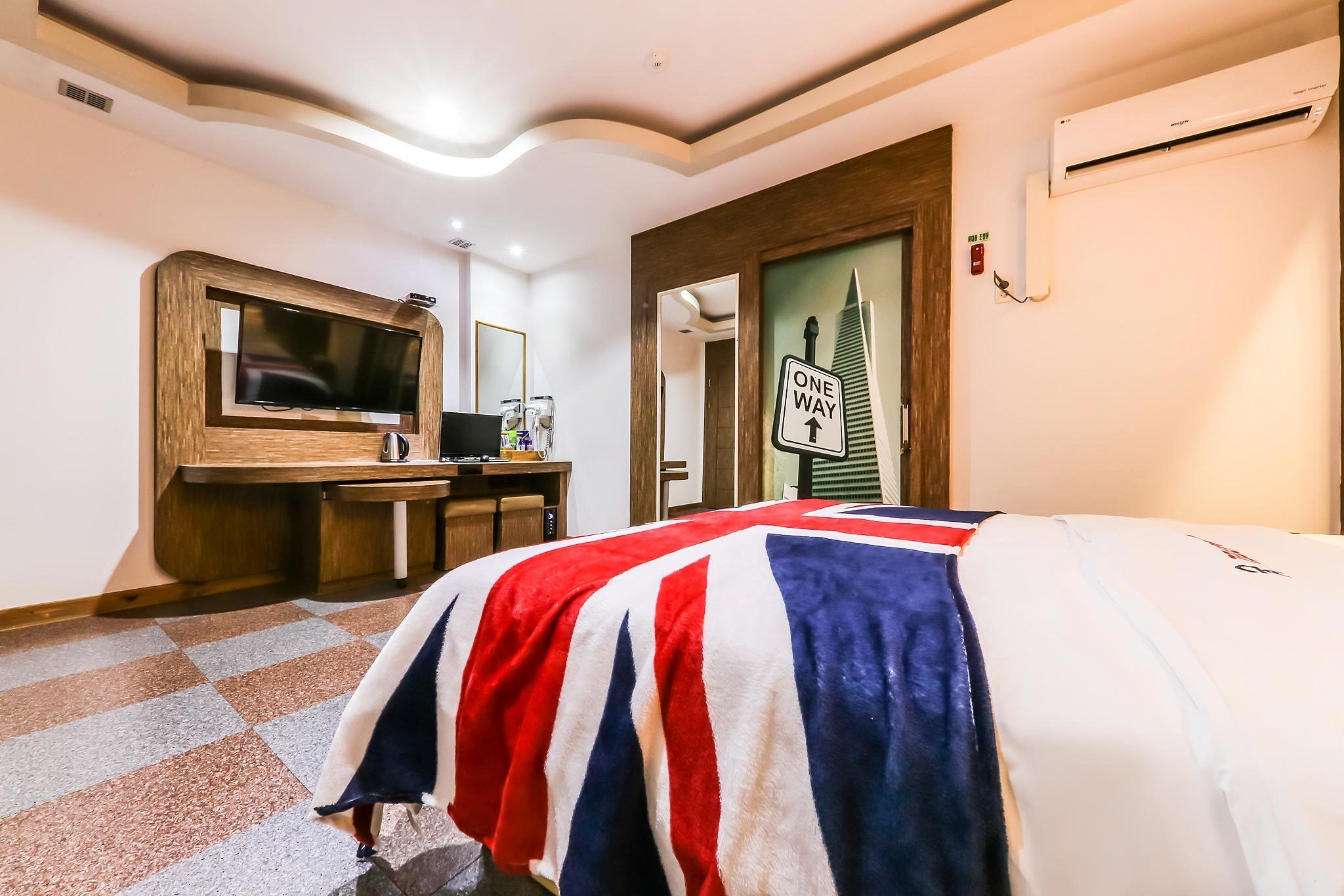 standard double room, smoking | 1 bedroom, individually decorated, individually furnished, free wifi