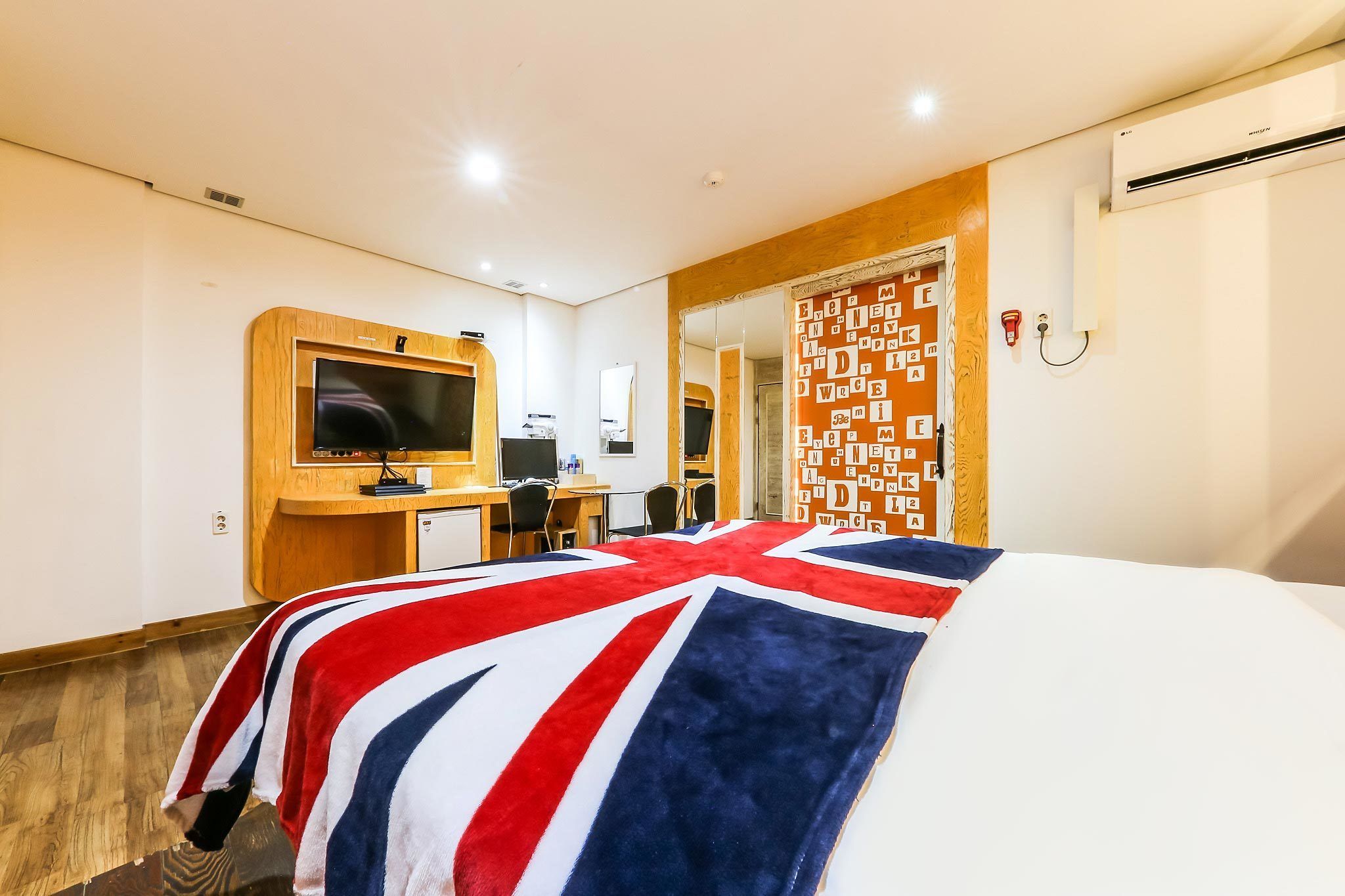 standard double room, smoking | 1 bedroom, individually decorated, individually furnished, free wifi