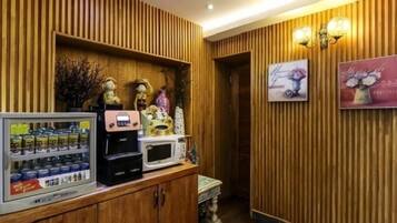 Snack bar