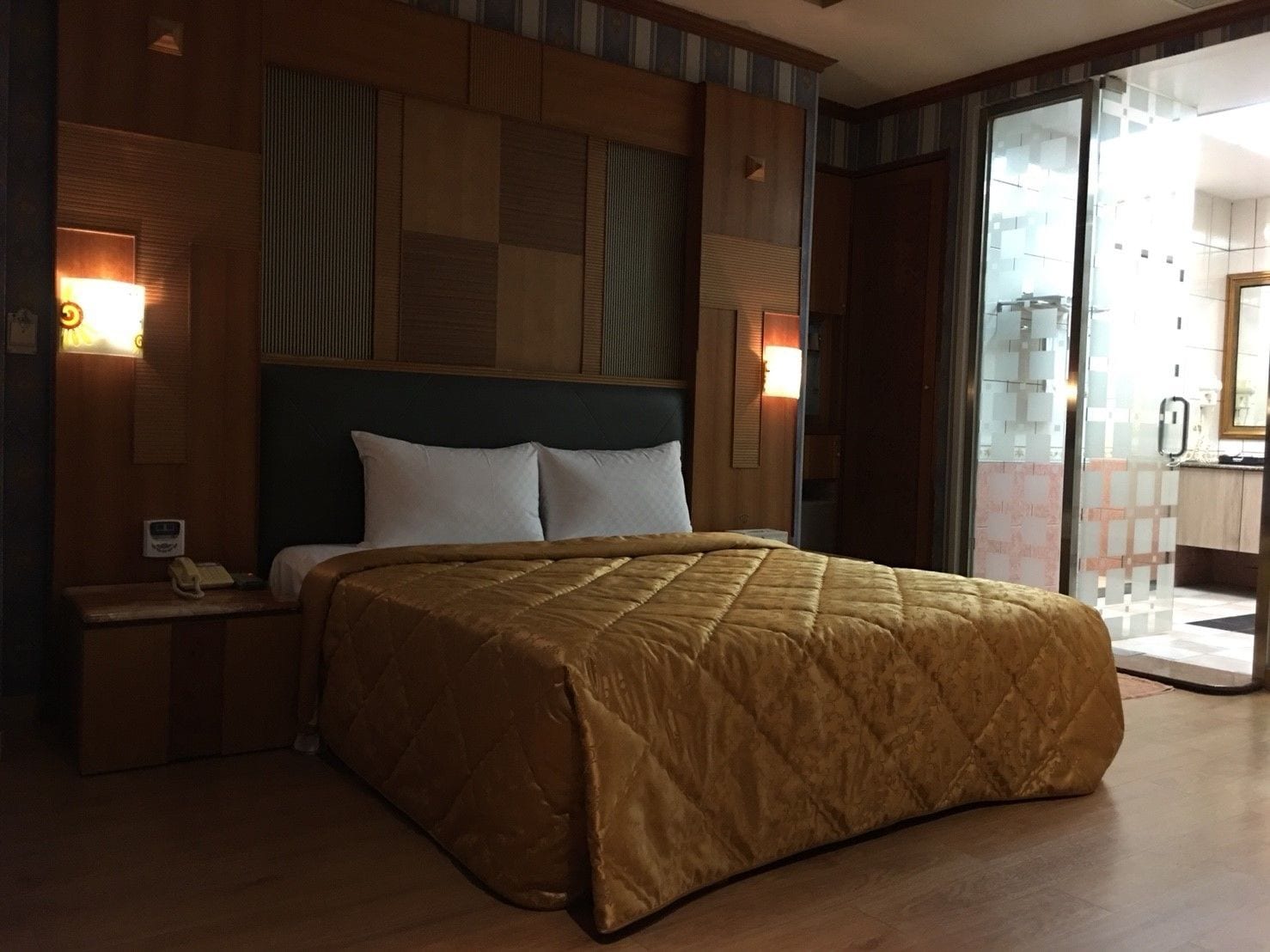 comfort double room, 1 bedroom | desk, blackout curtains, free wifi, bed sheets