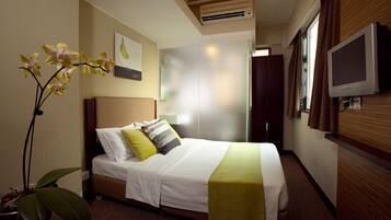 Deluxe Double Room | Desk, iron/ironing board, free WiFi, bed sheets