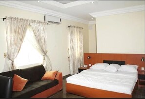 Free WiFi, bed sheets - Liverpool VIP Hotels (Port Harcourt)