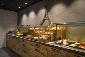 Desayuno bufé gratuito y diario