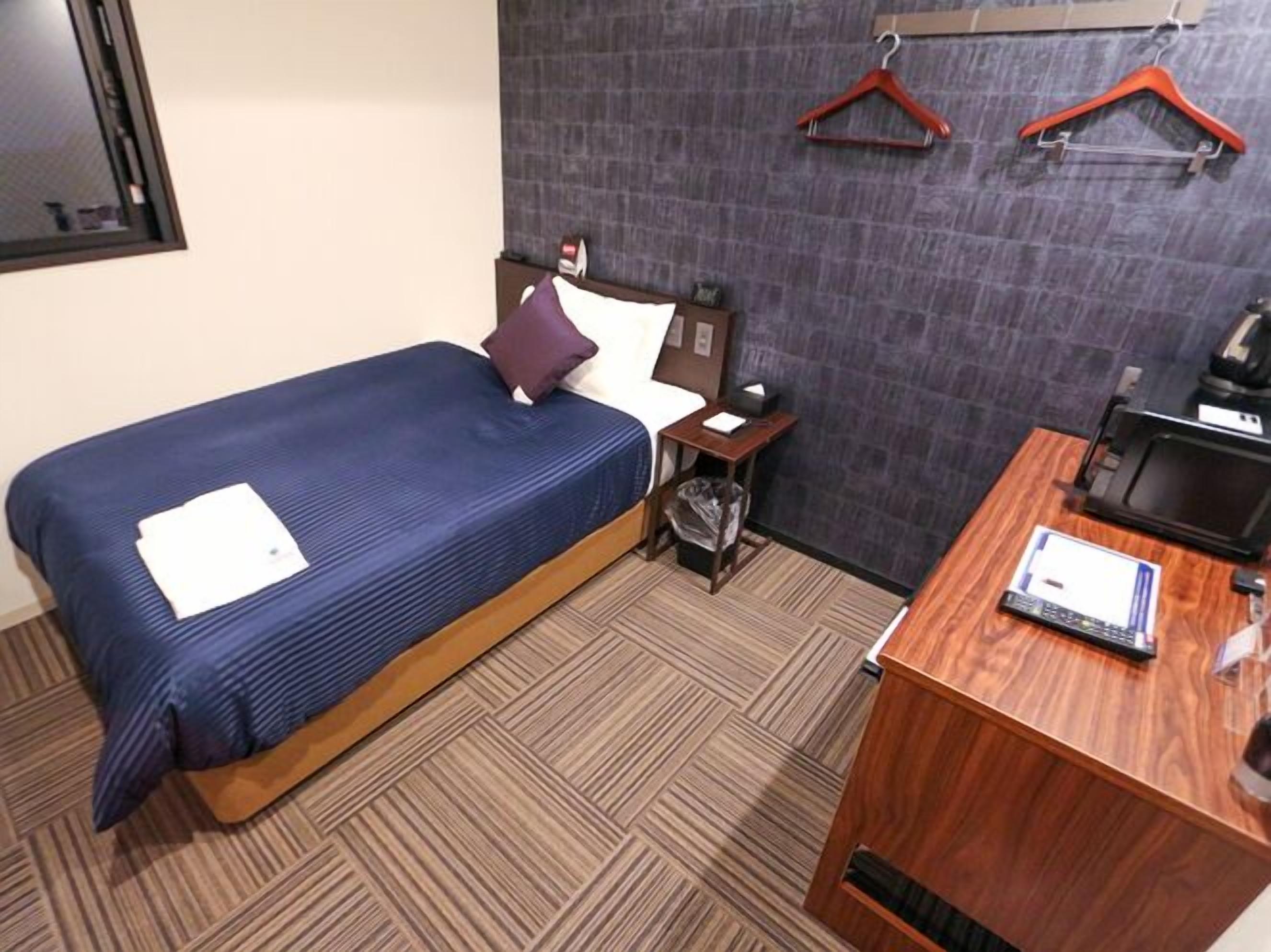 Bureau, rideaux occultants, Wi-Fi gratuit, draps fournis