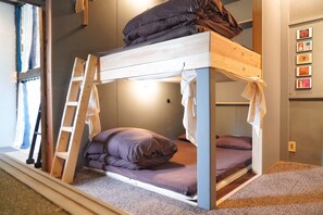 Dortoir Partagé Économique, dortoir mixte (1 Double Bed) | Wi-Fi gratuit, draps fournis