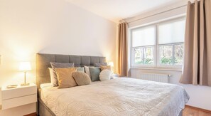 1 bedroom, WiFi, bed sheets - Miss Loddin's Apartment at Willi's (includes beach chair) - + Miss Loddin at Willi's (Loddin)
