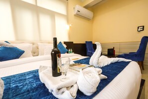 Egyptian cotton sheets, premium bedding, Select Comfort beds - Hotel The Nest (Dharamshala)