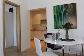 Exclusive Apartment, Sea View | In-room dining