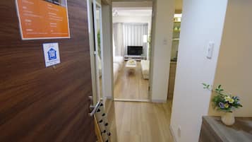 Camera (603) | Una scrivania, Wi-Fi gratuito, lenzuola