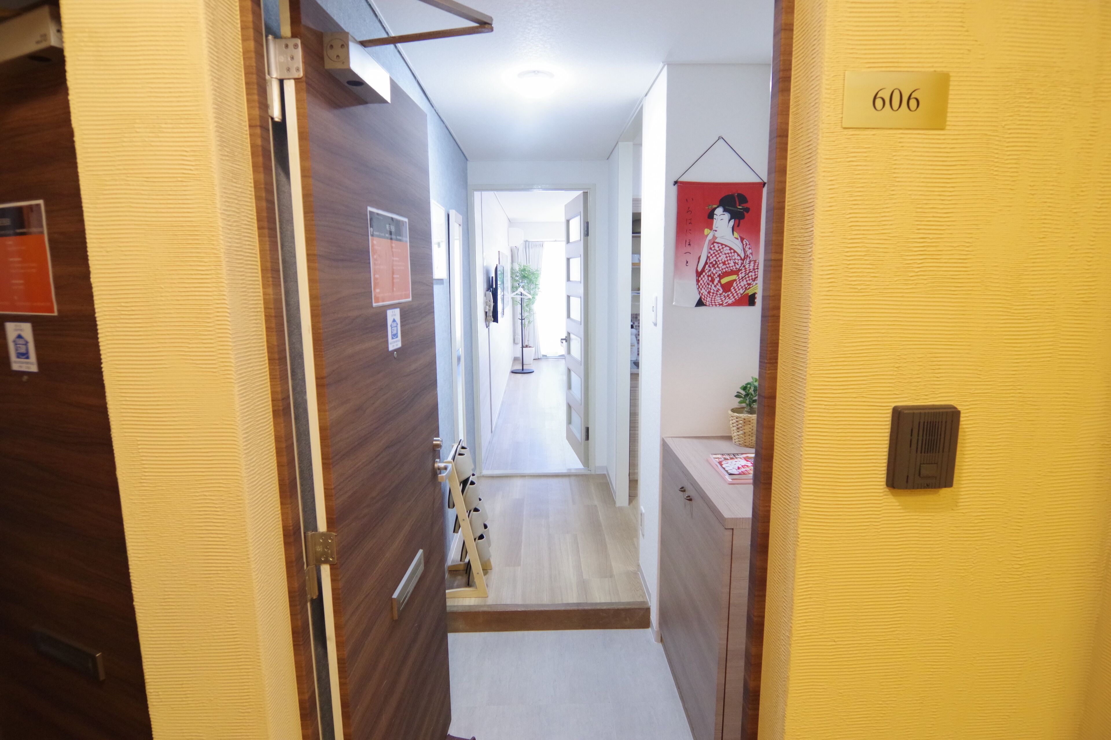 Room (606) | Desk, free WiFi, bed sheets