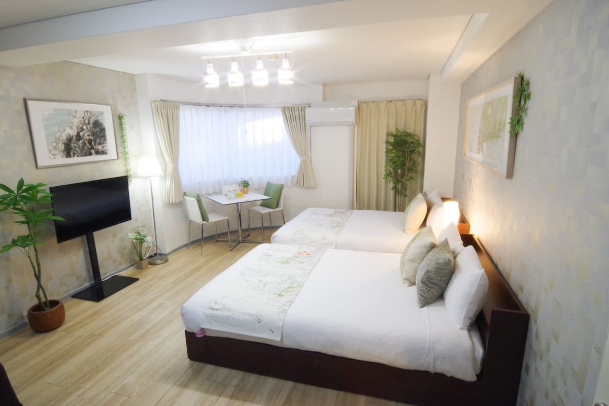 Huone (402) | Työpöytä, ilmainen Wi-Fi, vuodevaatteet