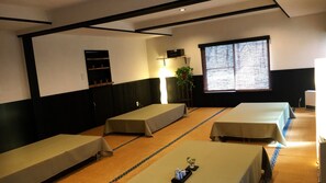 Standard Japanese-Style Room with Shared Bathroom Smoking | Ryokan dining