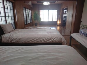 Two-Bedroom House | 2 bedrooms, iron/ironing board, free WiFi - Unjunuya (Kadena)