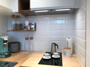 Kühlschrank, Ofen, Herdplatte, Geschirrspüler