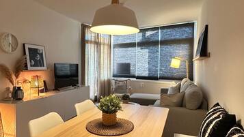 Smart-TV, Tischtennisplatte